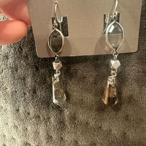 NWT Chico's Earrings $10 Closet Minimum Purchase - Picture 3 of 4